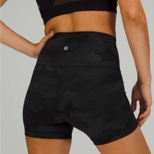 Lululemon Wunder Train Shorts 4 inch inseam Size 2 camo heritage 365
